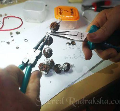 Making rudraksha mala